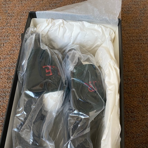 Authentic Gucci Slides - Picture 8 of 8